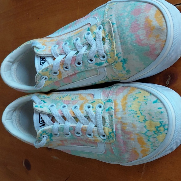 Vans Shoes - Vans Womans Tie-Dye Abstract Sneakers Size 10